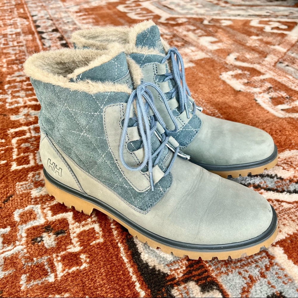 Helly Hansen Women’s Blue Ankle Boots with Faux Fur Lining – Size 9